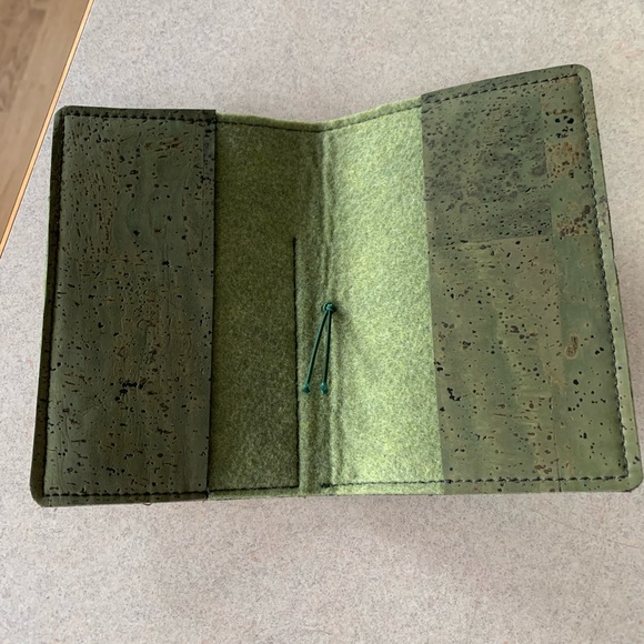 Documented Journey cork folio - Picture 3 of 3